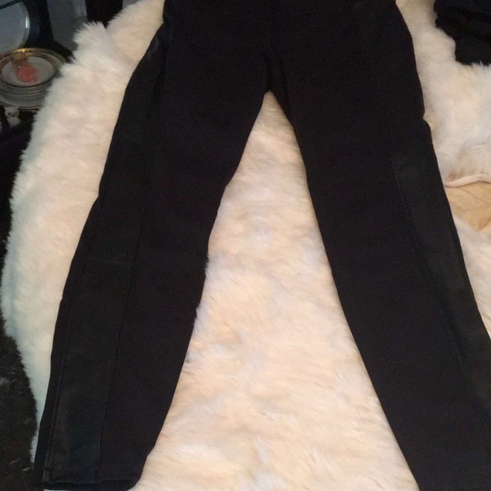 Athleta legging SP leather side trim.